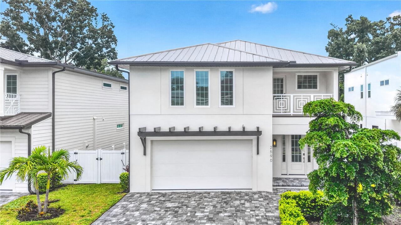 2590 Floyd St., Sarasota, FL 34239