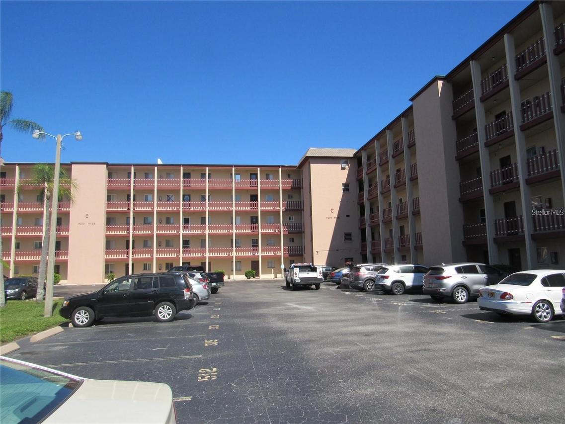 4135 Lake Bayshore Dr. #504, Bradenton, FL 34205