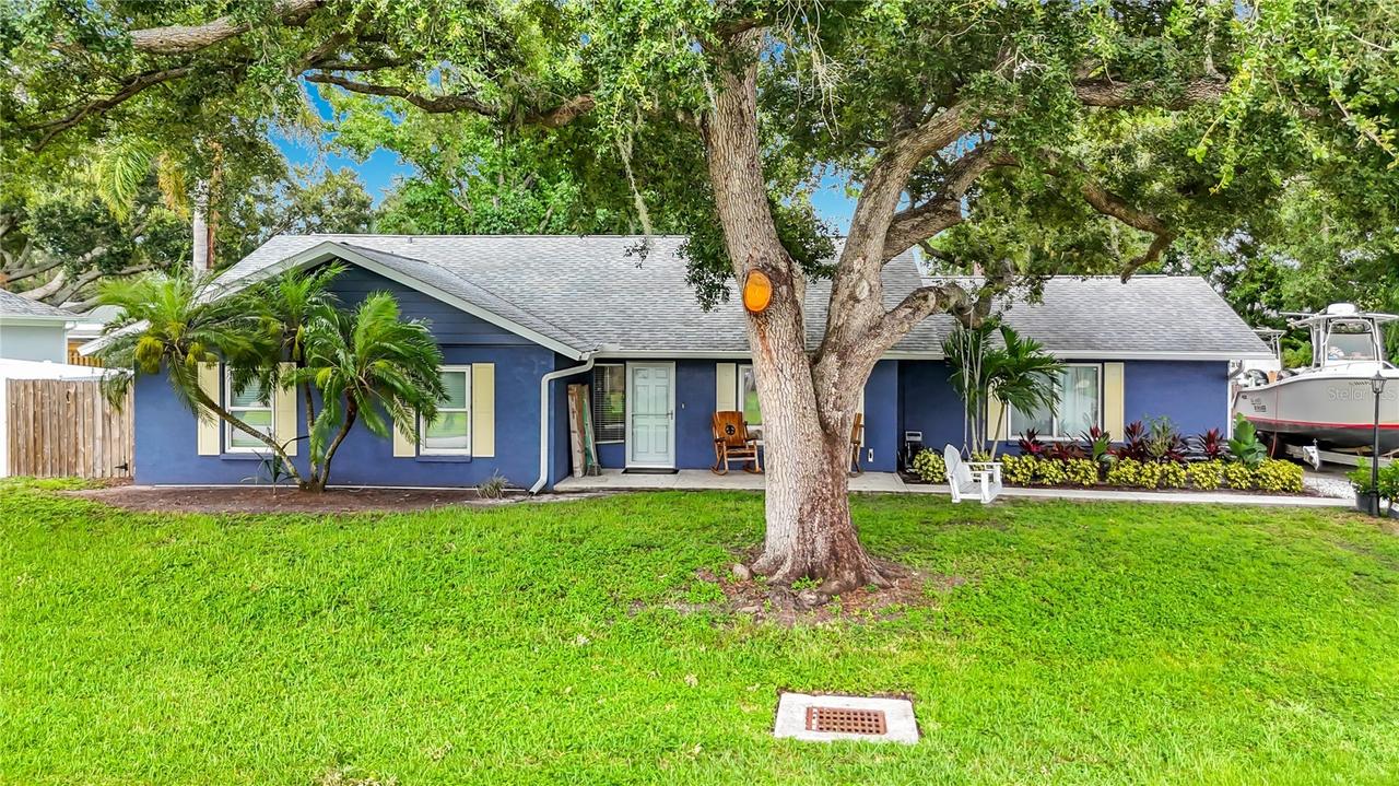 1953 Rolling Green Cir., Sarasota, FL 34240