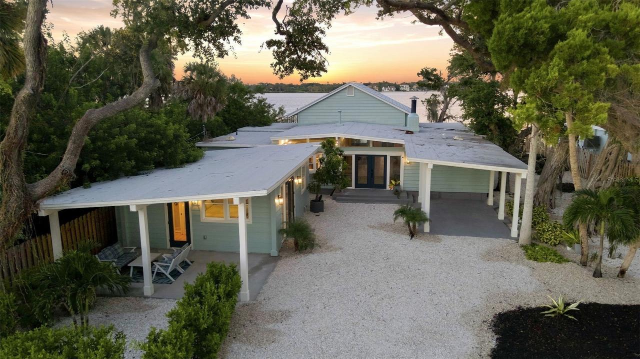 1275 Port Ln., Sarasota, FL 34242