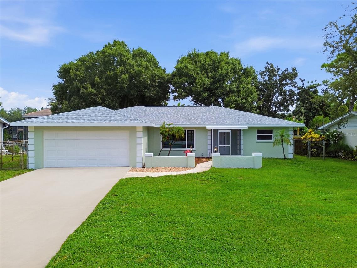 5608 4th Ave., Bradenton, FL 34209