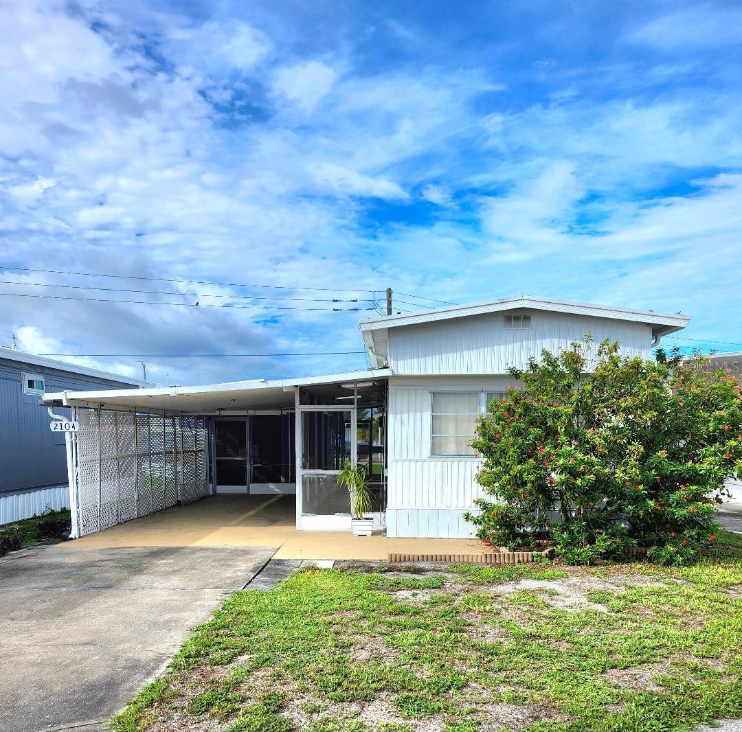 2104 Ohio Ave., Bradenton, FL 34207