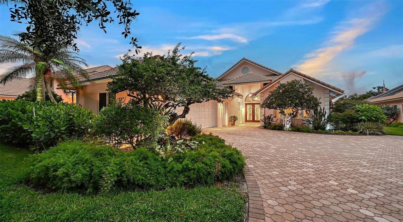 5476 Golf Pointe Dr., Sarasota, FL 34243