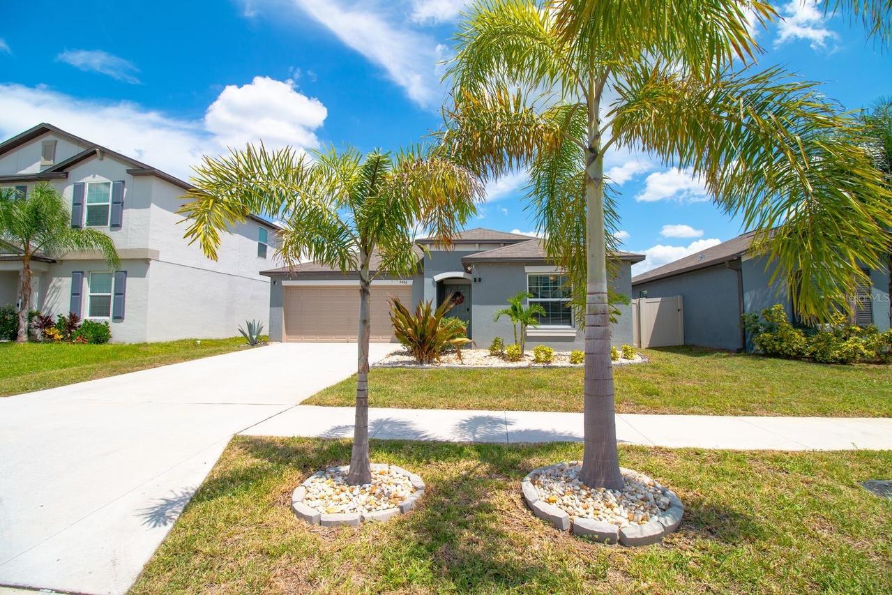 5466 Blue Azure Dr., Wimauma, FL 33598