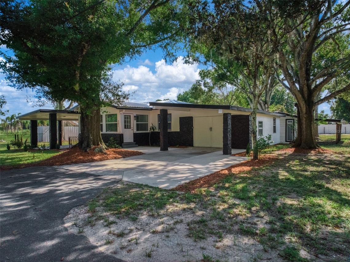 201 Brooks Rd., Frostproof, FL 33843