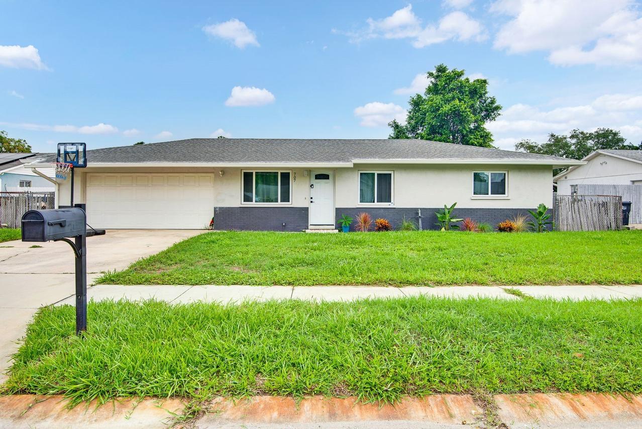 707 65th Avenue Dr., Bradenton, FL 34207