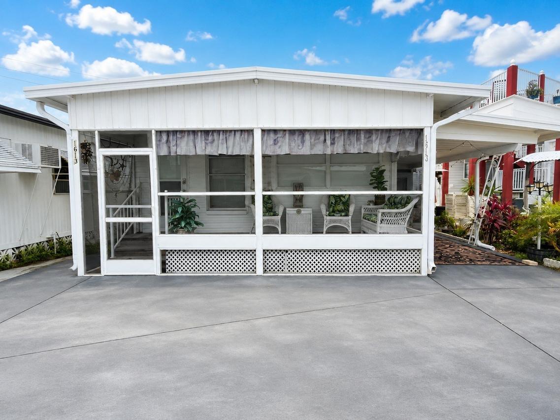 1613 Michigan Ave., Bradenton, FL 34207