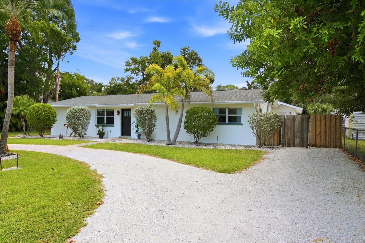 706 18th Avenue Dr., Palmetto, FL 34221