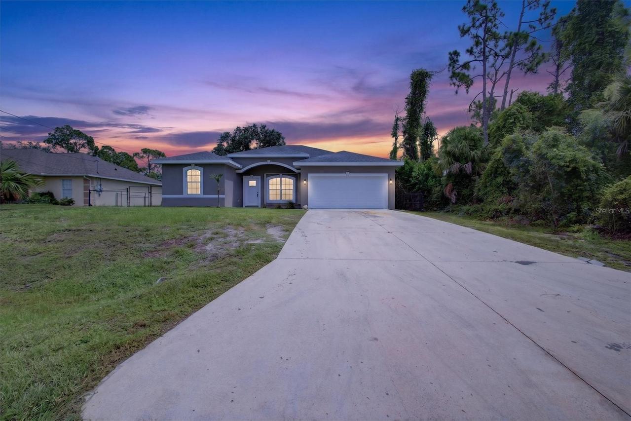 1146 Woodcrest Ln., North Port, FL 34286