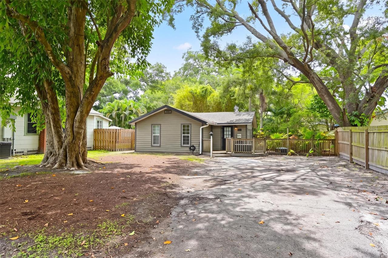 2212 11th Ave., Bradenton, FL 34205