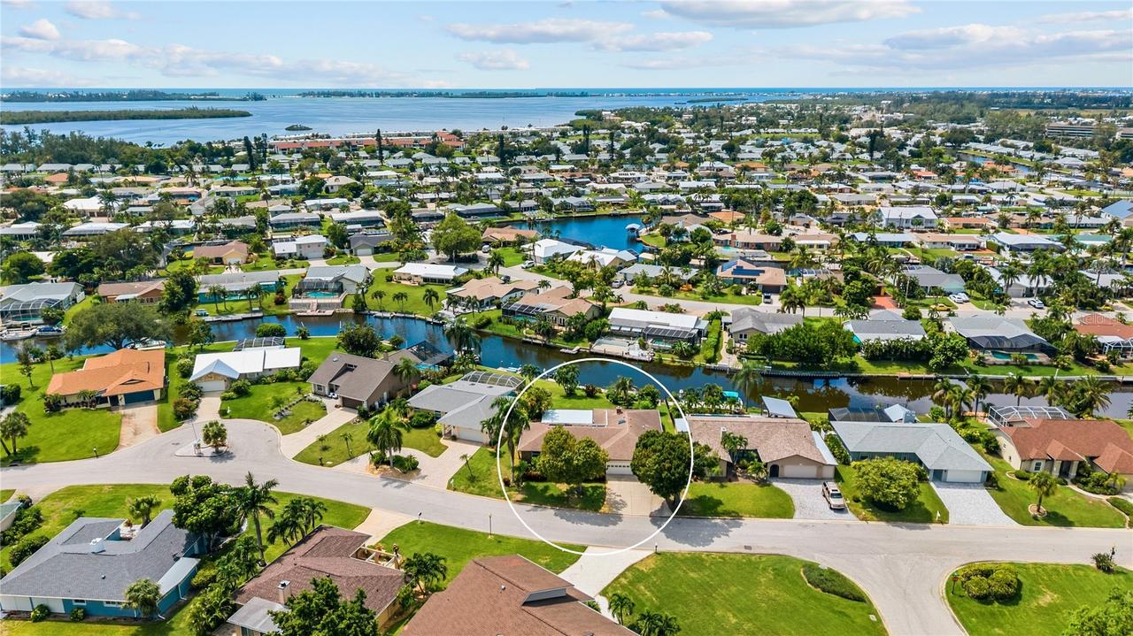 4612 Coral Lake Dr., Bradenton, FL 34210