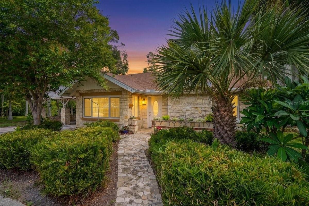 1830 9th Ave., Bradenton, FL 34205