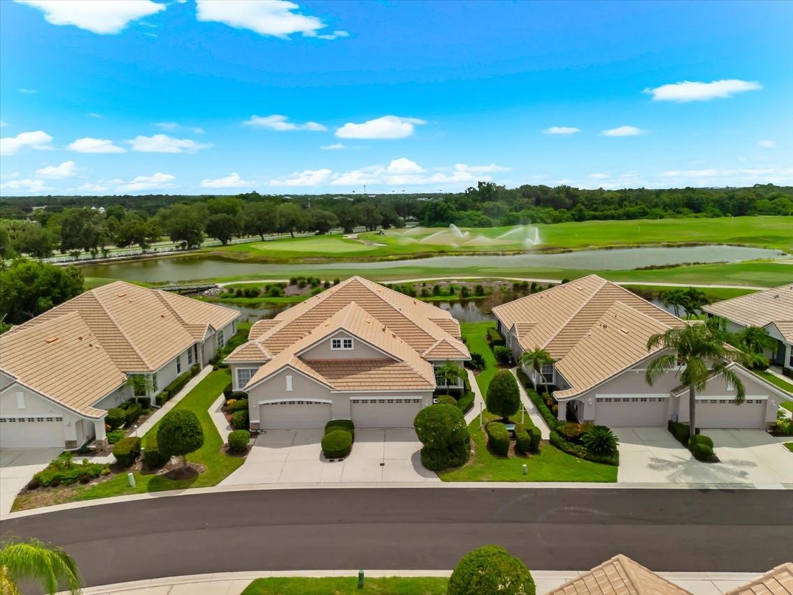6942 Woodmore Ter., Lakewood Ranch, FL 34202