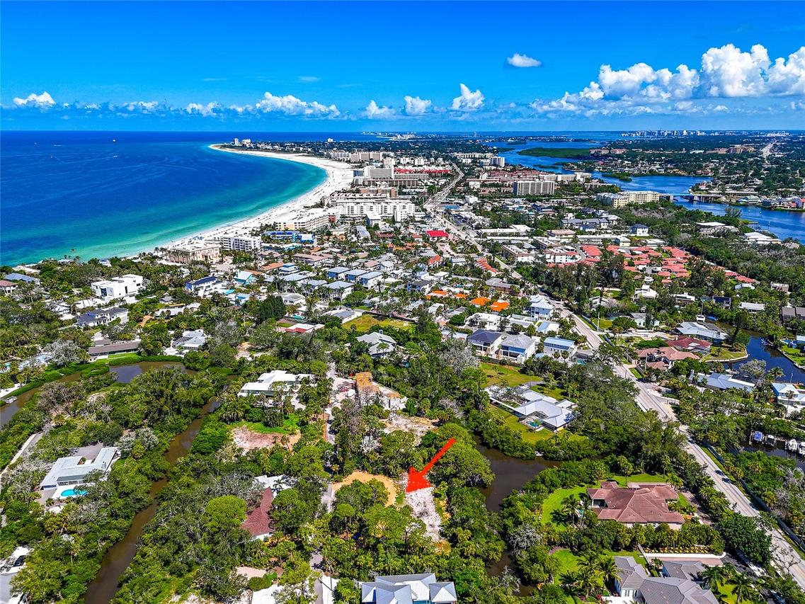 7233 Pine Needle Rd., Sarasota, FL 34242