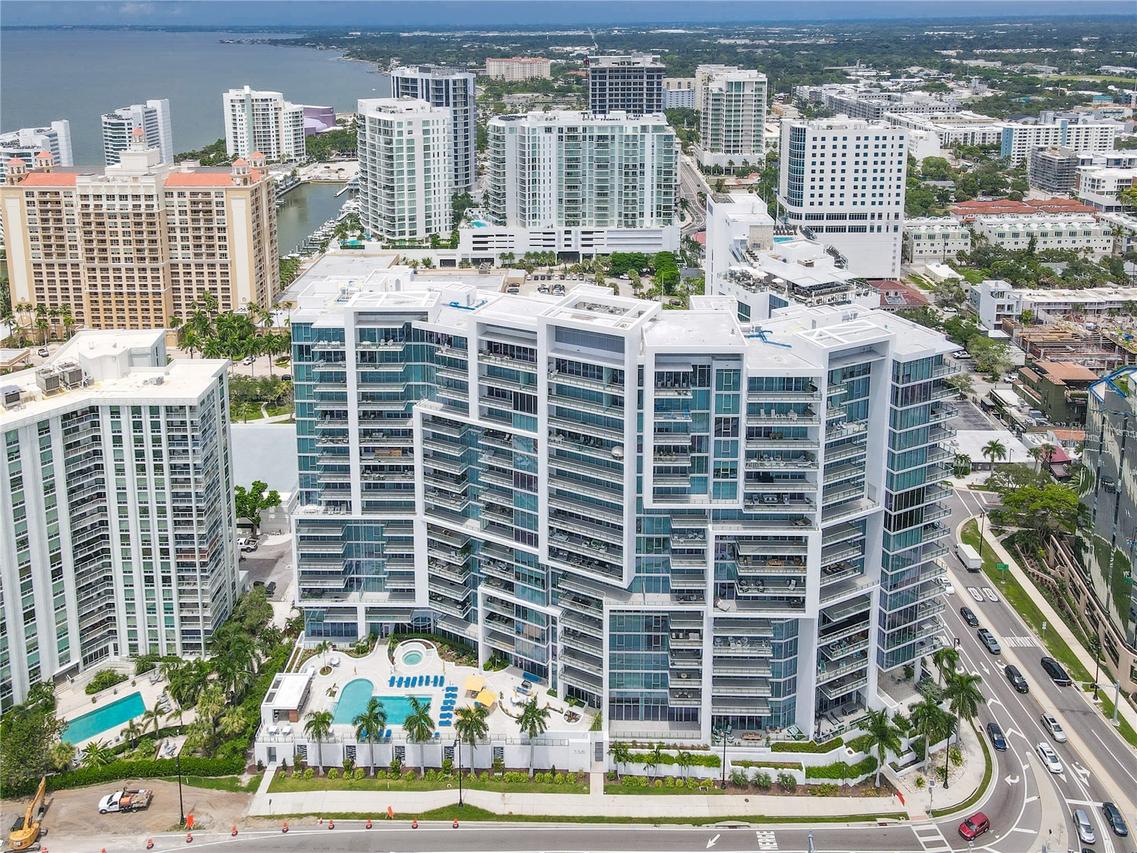 1155 N Gulfstream Ave. #806, Sarasota, FL 34236