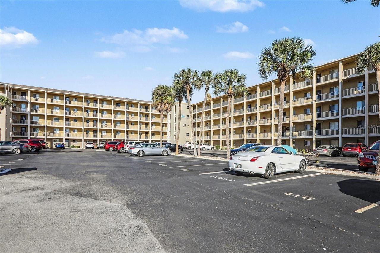 3723 Lake Bayshore Dr. #H206, Bradenton, FL 34205