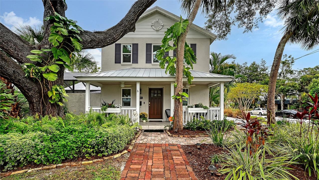 1685 6th St., Sarasota, FL 34236