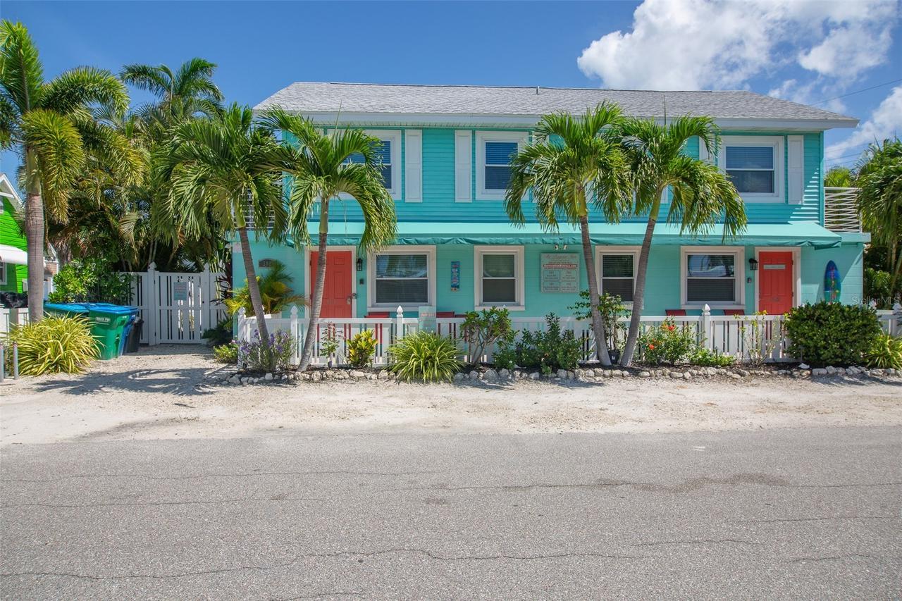 308 2nd St. #201, Bradenton Beach, FL 34217