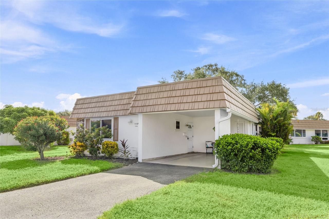 2740 Riverbluff Pkwy. #V107, Sarasota, FL 34231