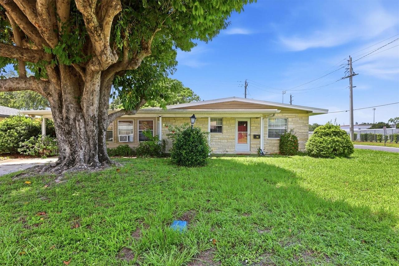 1302 32nd St., Bradenton, FL 34205