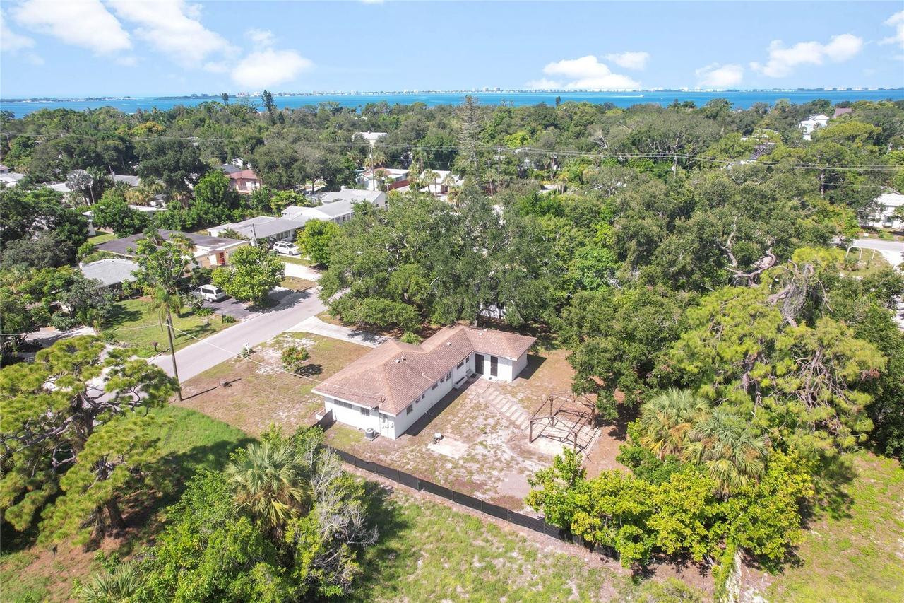 839 42nd St., Sarasota, FL 34234