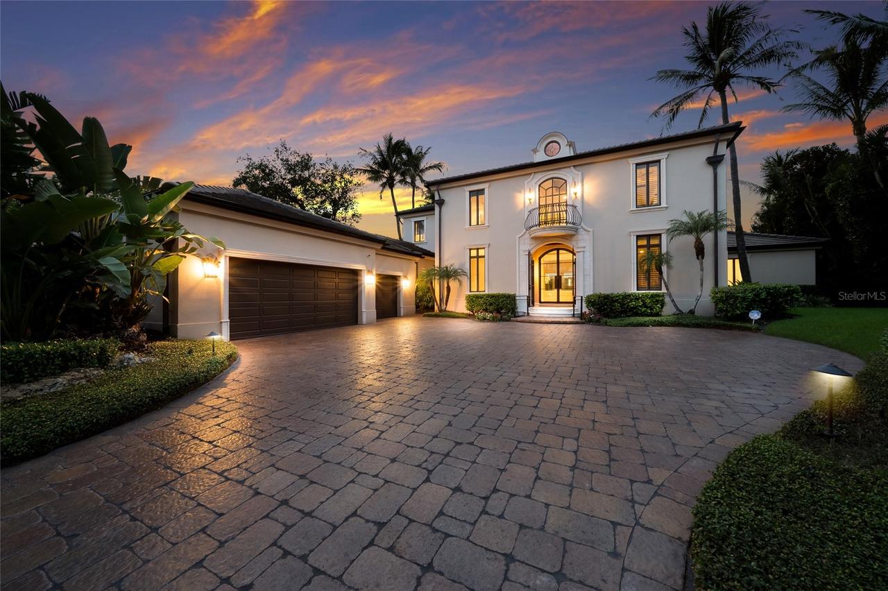 65 Lighthouse Point Dr., Longboat Key, FL 34228
