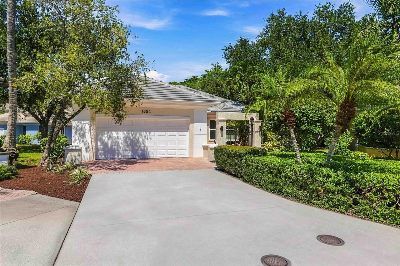 1354 Tearose Pl., Sarasota, FL 34239