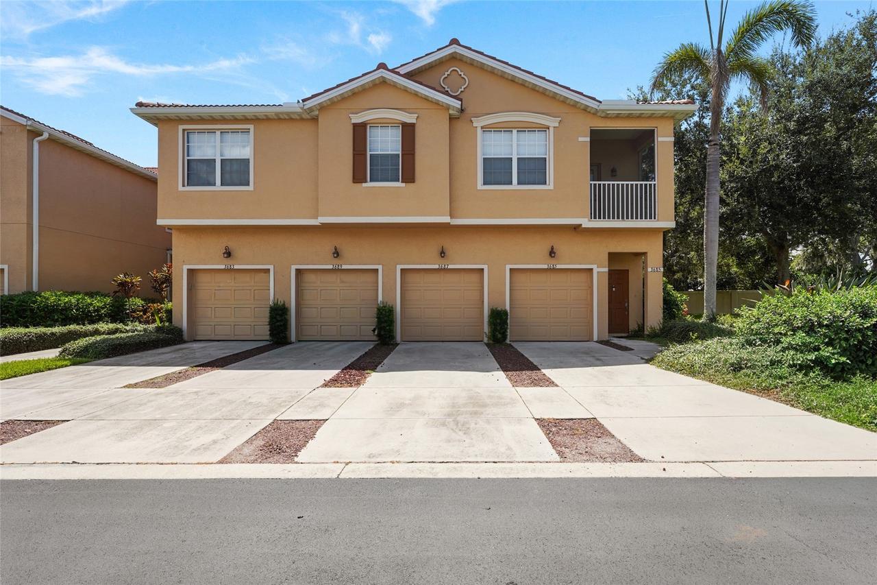 3687 Parkridge Cir. #8-106, Sarasota, FL 34243