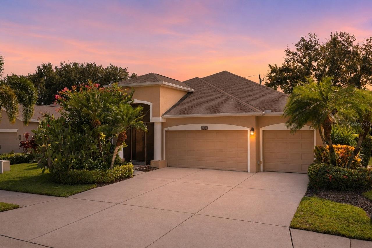 295 Londonderry Dr., Sarasota, FL 34240