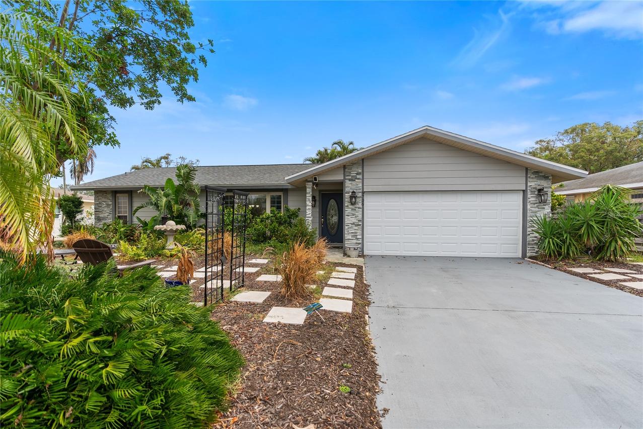 6706 22nd Ave., Bradenton, FL 34209