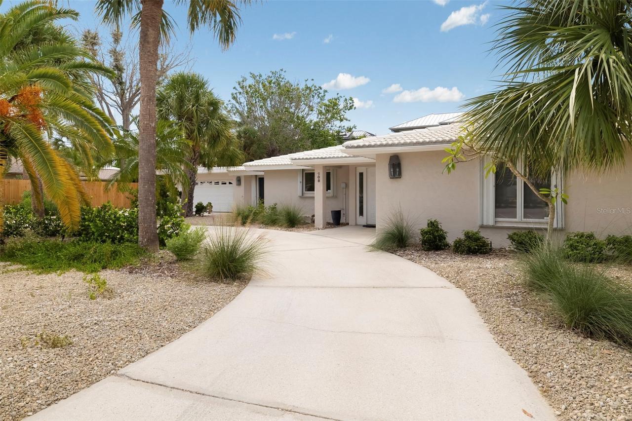 708 Garfield Dr., Sarasota, FL 34236