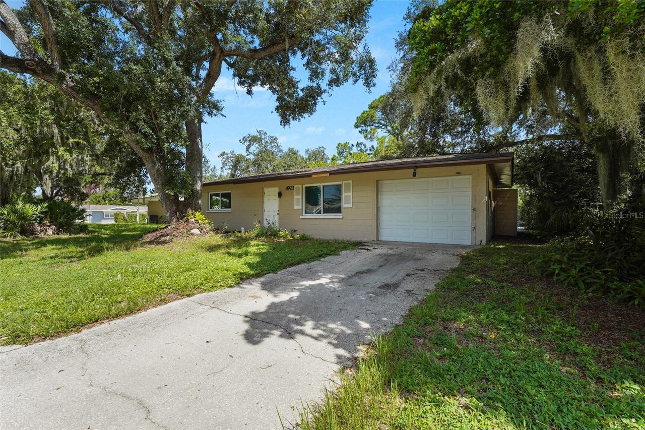 4923 Brookmeade Dr., Sarasota, FL 34232