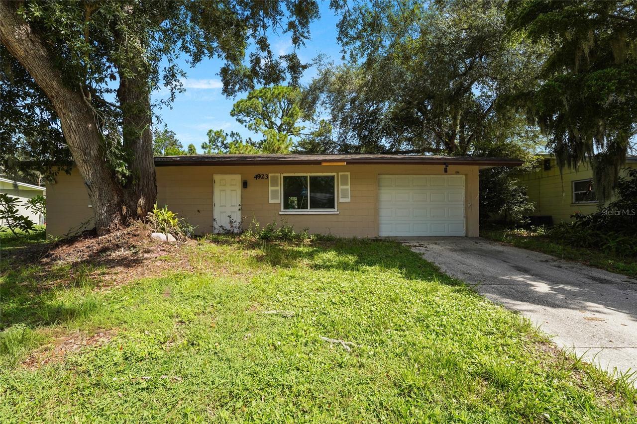4923 Brookmeade Dr., Sarasota, FL 34232