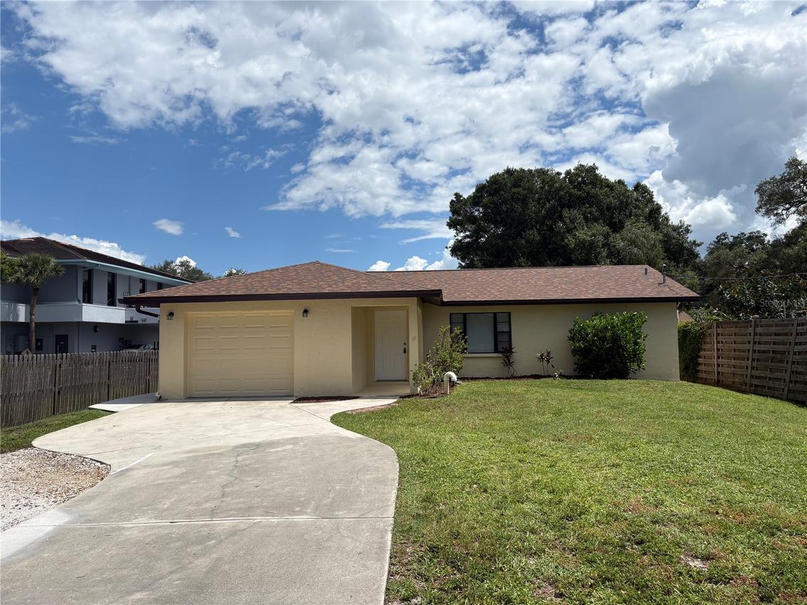 3927 Worcester Rd., Sarasota, FL 34231