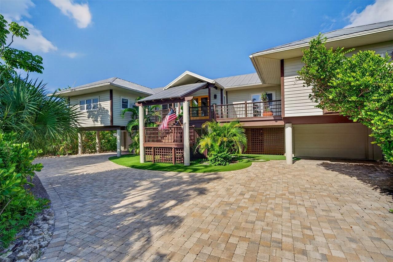 677 Lands End Dr., Longboat Key, FL 34228