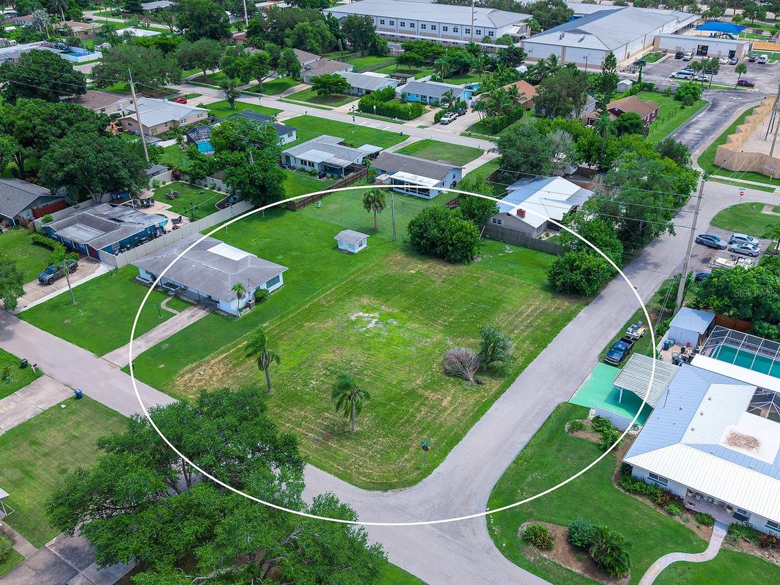 2110 Sandrala Dr., Sarasota, FL 34231