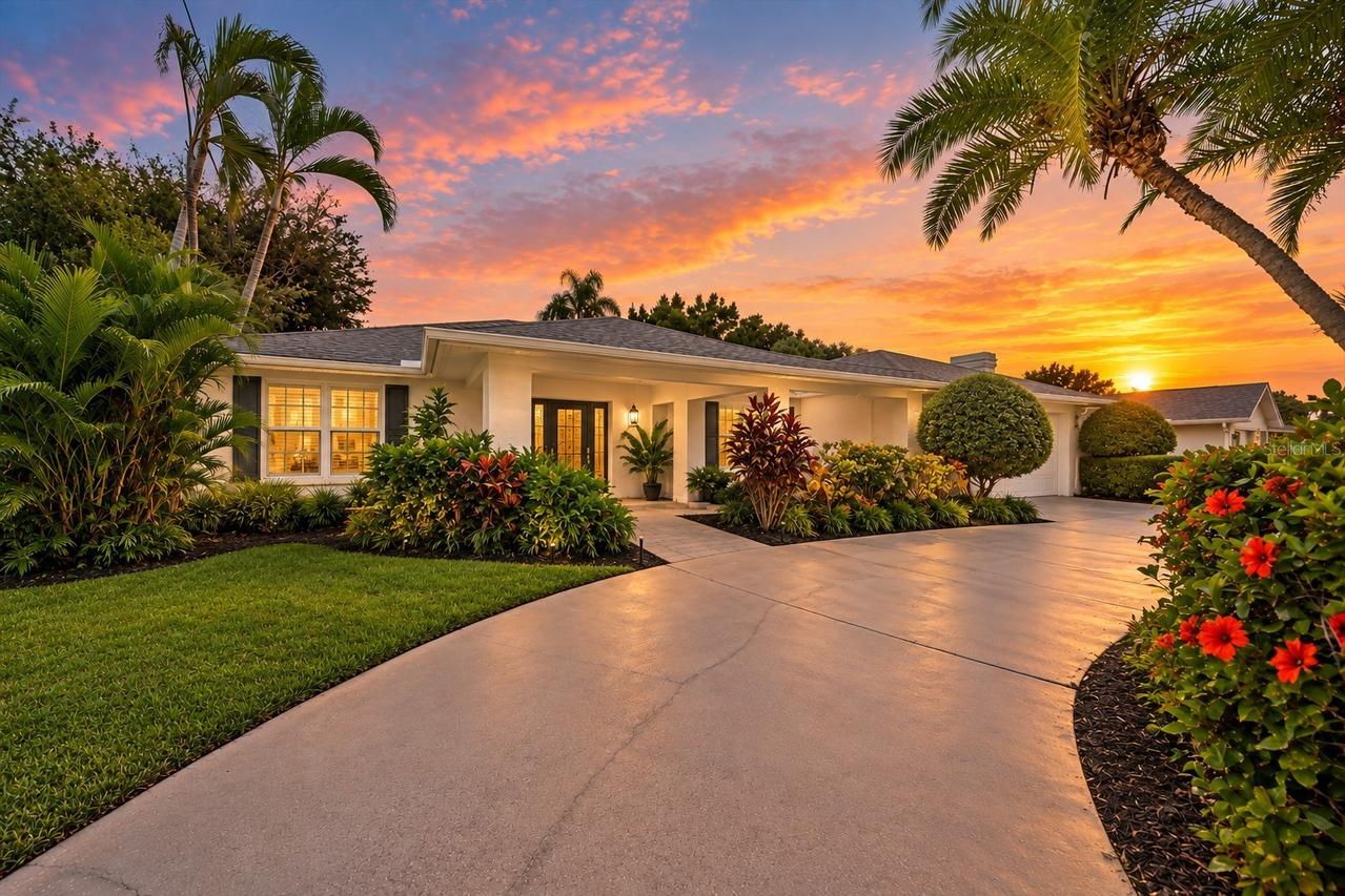 6840 Country Lakes Cir., Sarasota, FL 34243