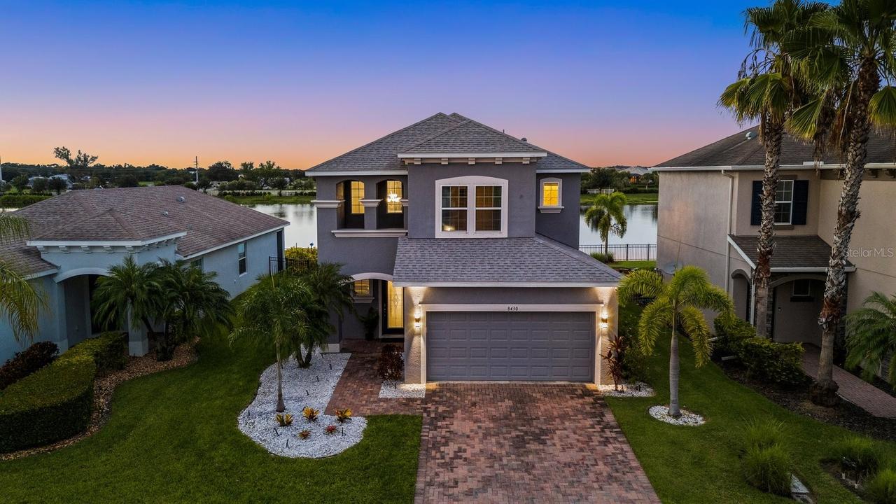 8430 Nandina Dr., Sarasota, FL 34240