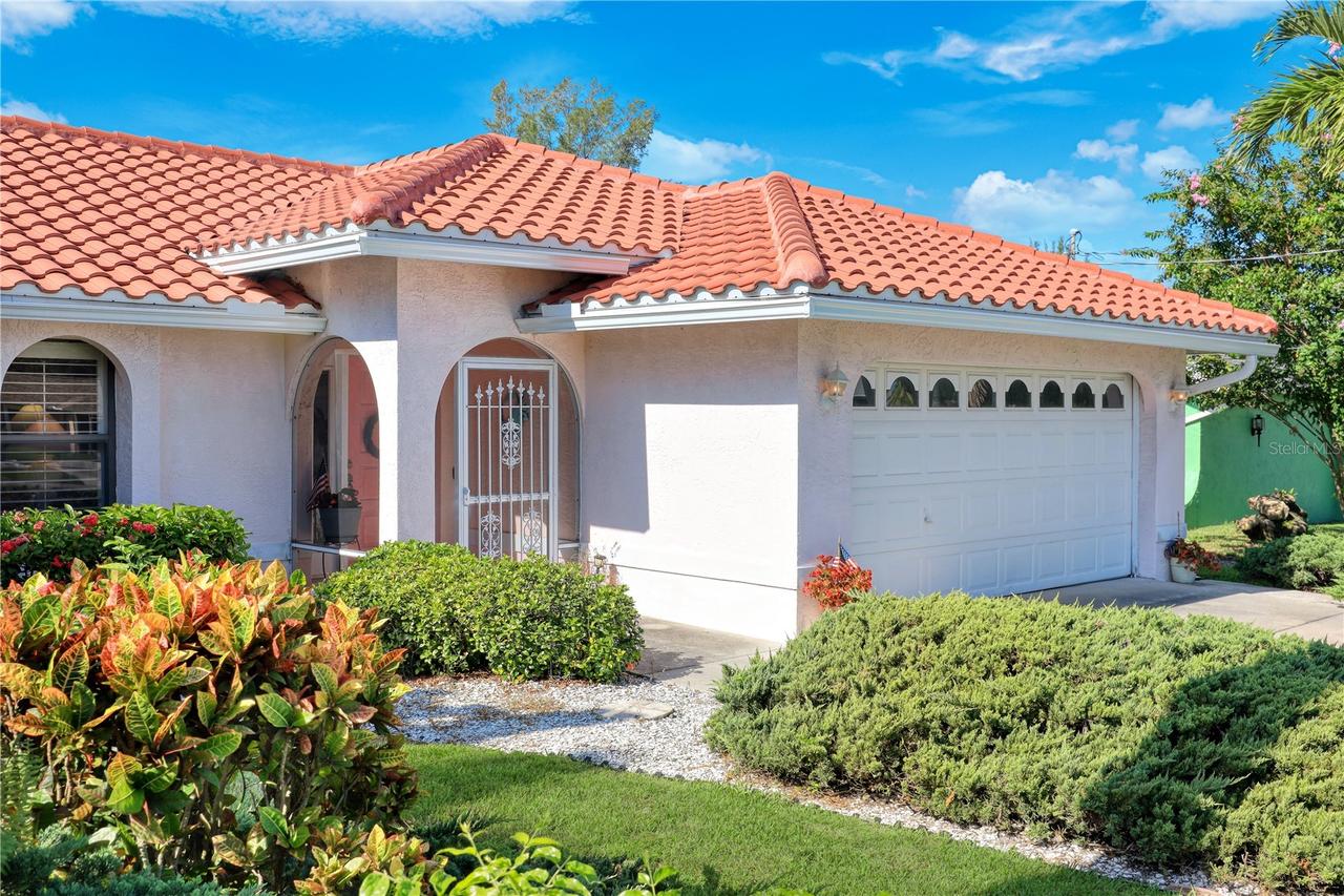 212 Kamal Pkwy., Cape Coral, FL 33904