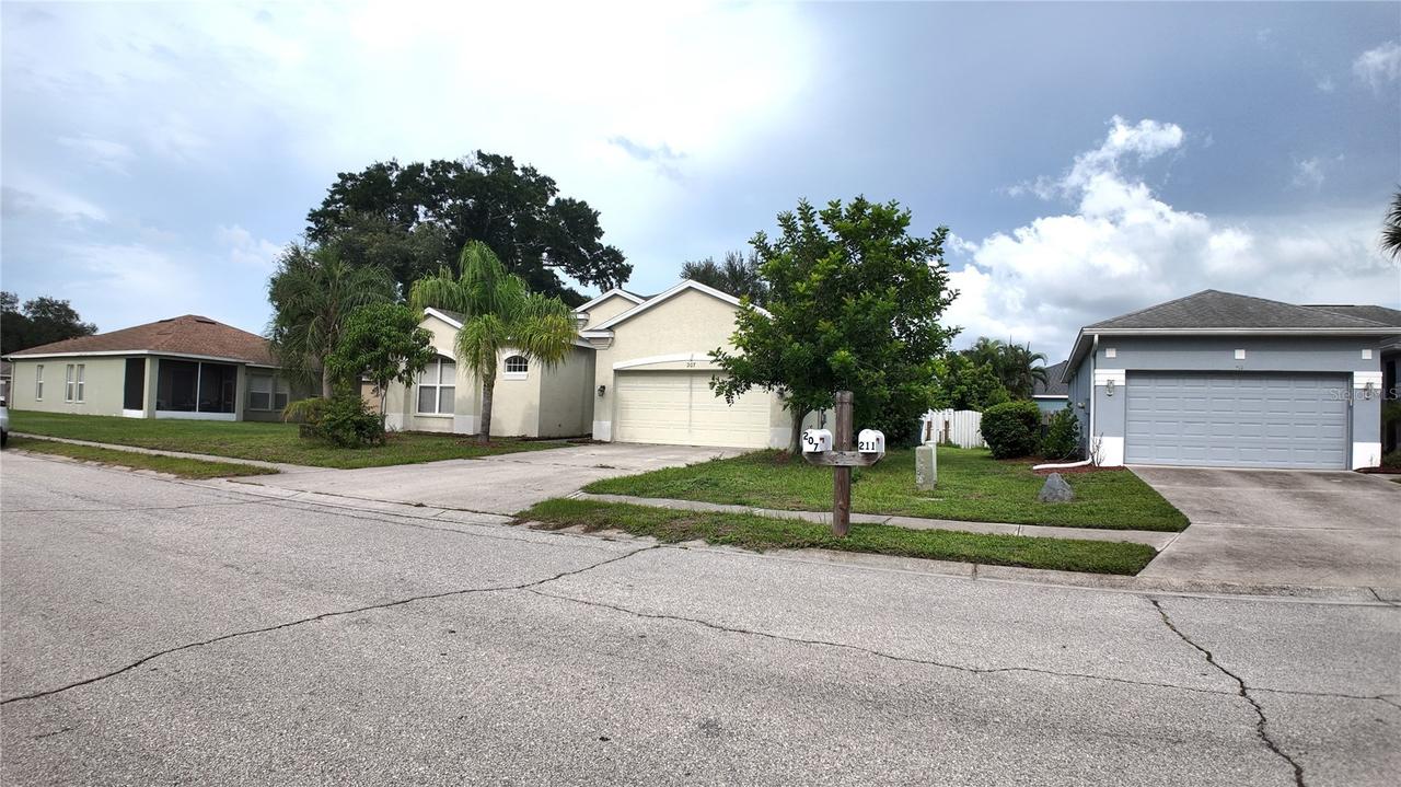 207 39th St., Bradenton, FL 34208