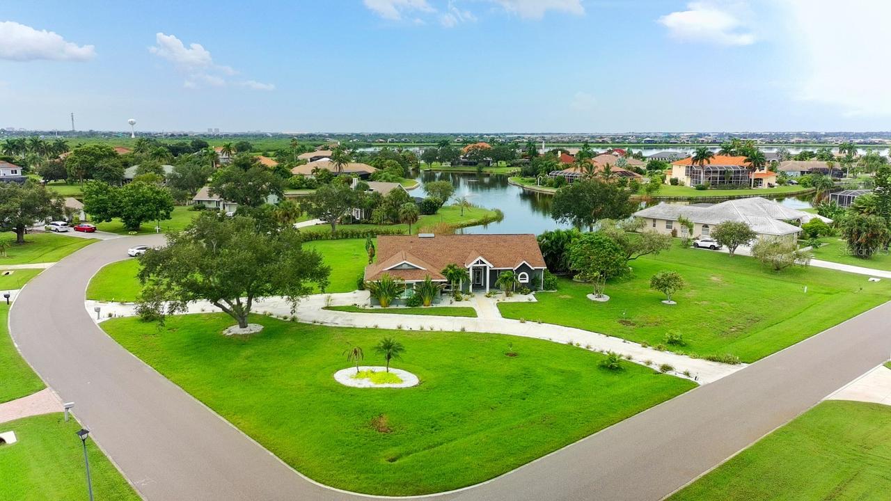 6187 9th Avenue Cir., Bradenton, FL 34212