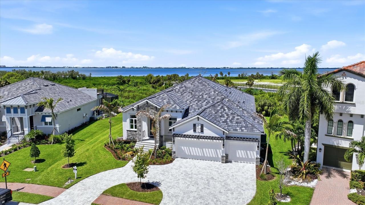 6264 Champions Row St., Bradenton, FL 34210