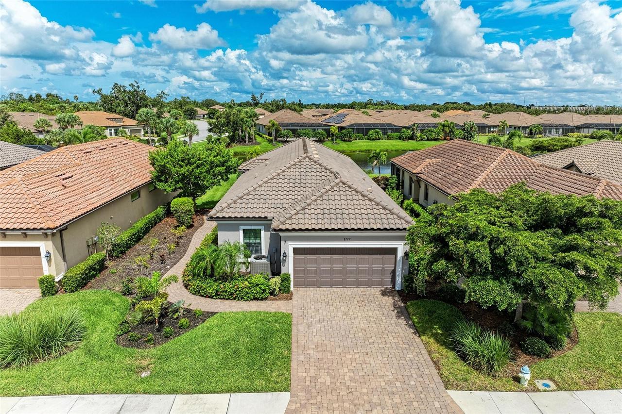 8737 Bellussi Dr., Sarasota, FL 34238