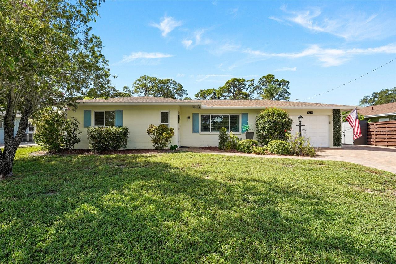 3274 Savage Rd., Sarasota, FL 34231