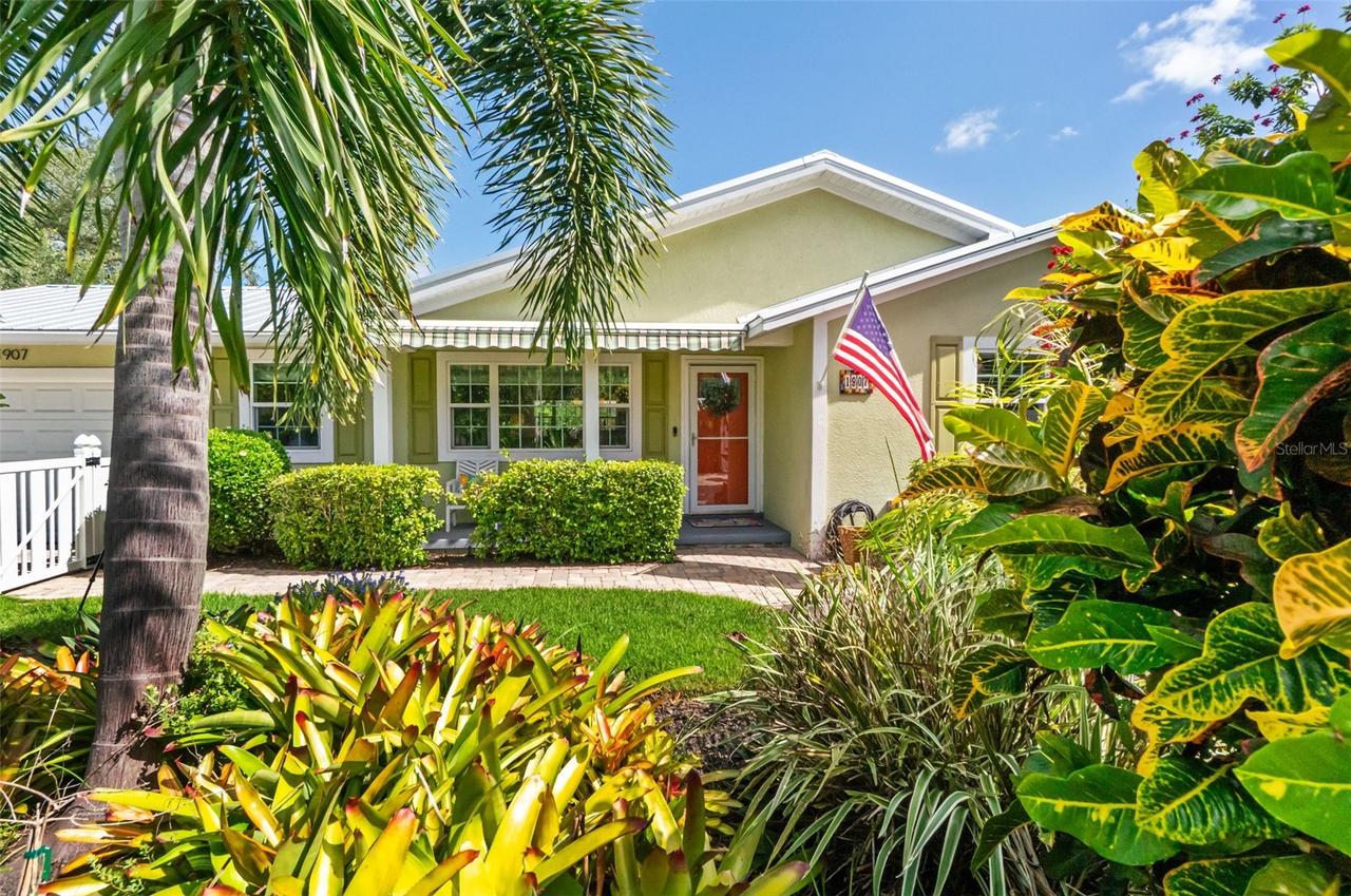 1907 Magnolia St., Sarasota, FL 34239