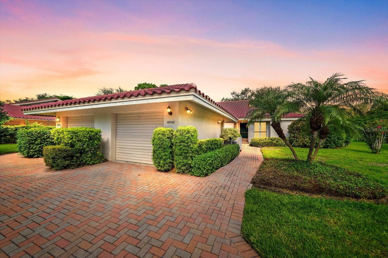 4942 Kestral Park Cir. #10, Sarasota, FL 34231