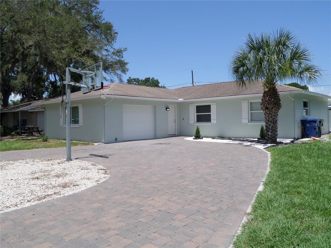 4925 Silk Oak Dr., Sarasota, FL 34232