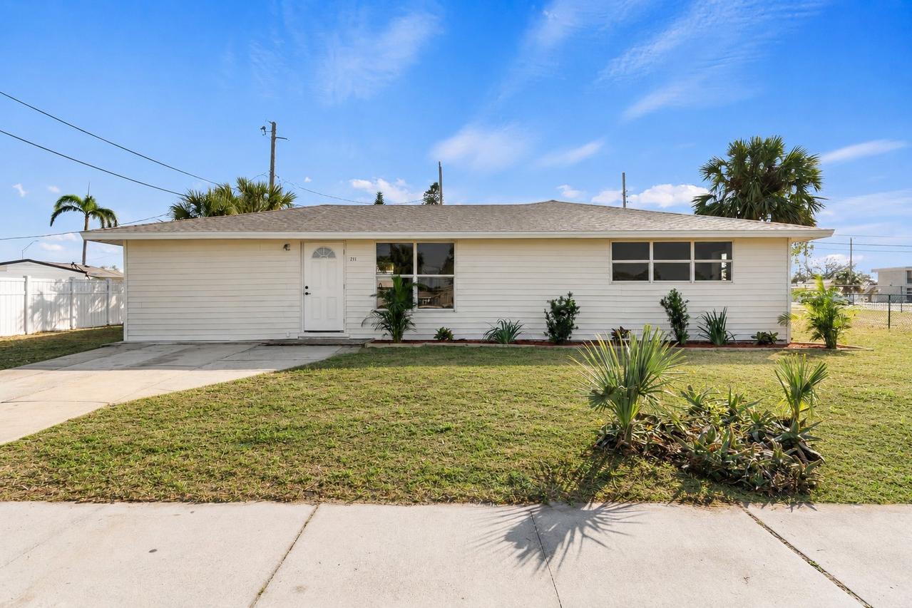 6211 Cornell Rd., Bradenton, FL 34207