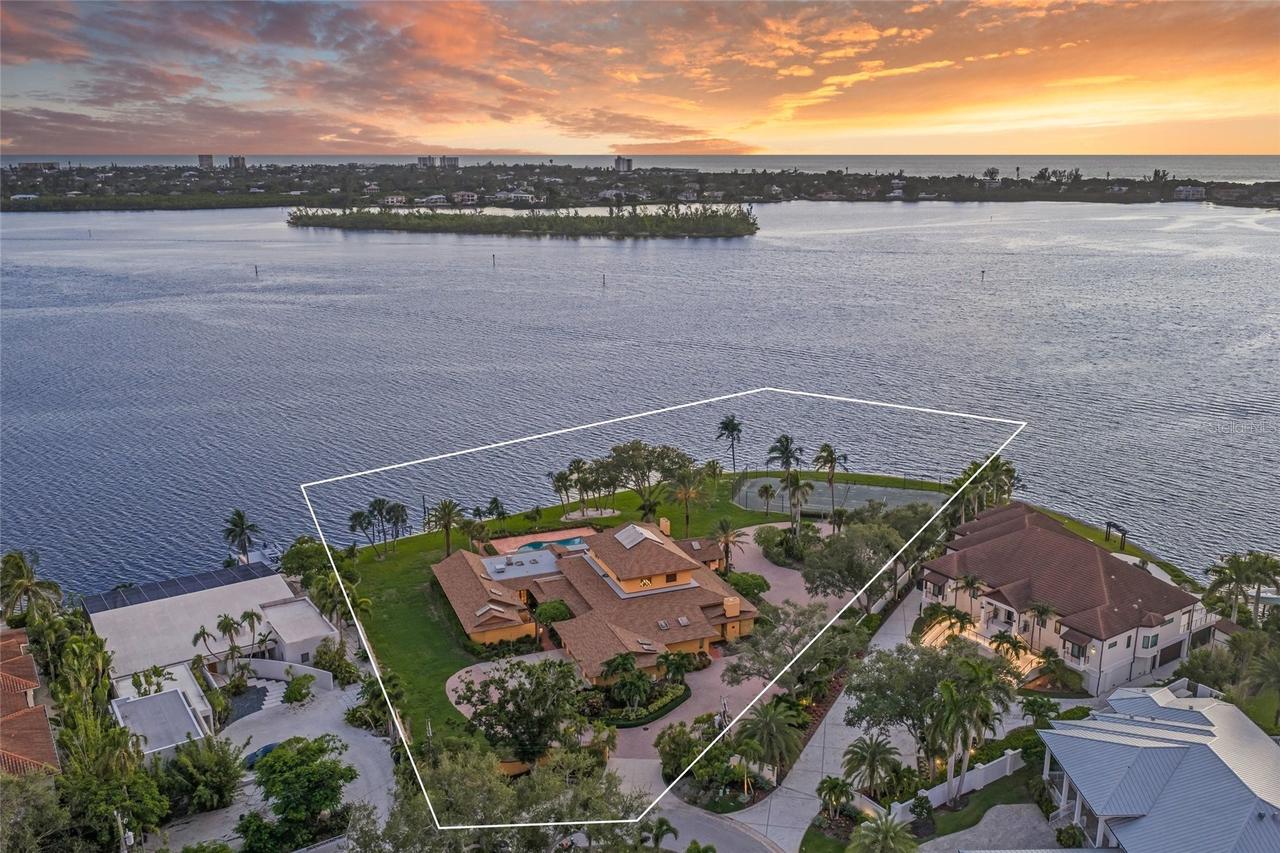 1136 N Lake Shore Dr., Sarasota, FL 34231