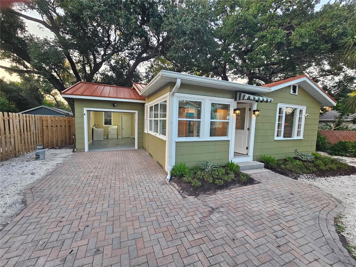 1277 17th St., Sarasota, FL 34234